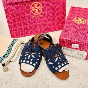 🆕🔷Tory Burch Flat Ankle Strap Sandals & Bag🔷🆕